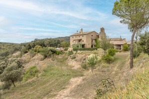 Exterior - Holiday Home 'El Porxet' with Mountain Views, Shared Pool and Wi-Fi (Naves)