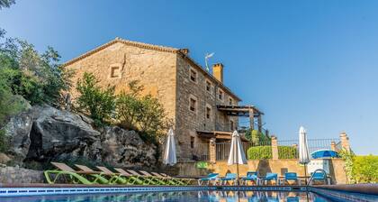 Apartment 'Sant Grau 2' with Mountain Views, Shared Pool and Wi-Fi