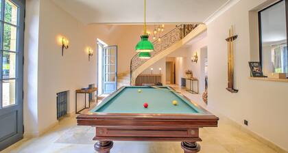 Domaine Les Hauts De Chaunac avec piscine privée, Wi-Fi et climatisation