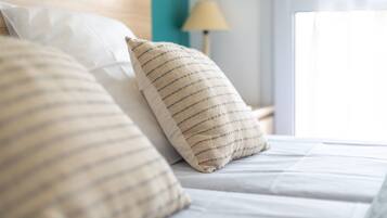 1 slaapkamer, een strijkplank/strijkijzer