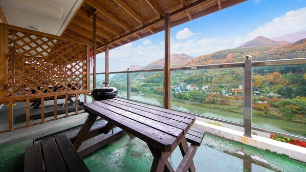 Basic Room, 1 Bedroom (Amethyst) | 1 bedroom, free WiFi - Gapyeong Newcastle Pension (Gapyeong)