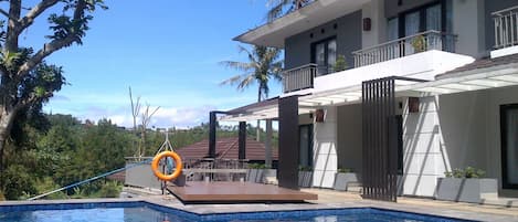 Piscine extérieure
