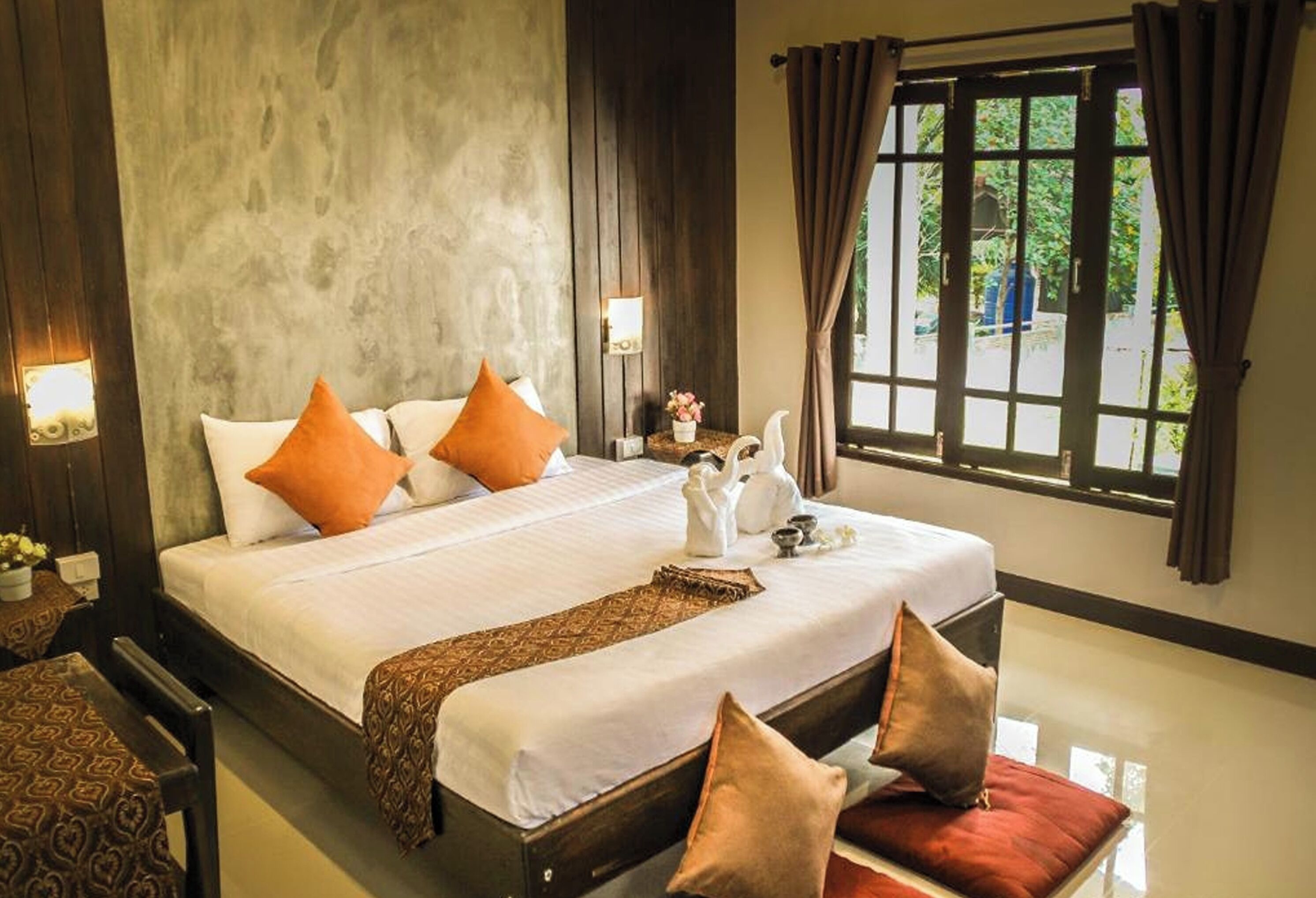 Family Room | Desk, free WiFi, bed sheets