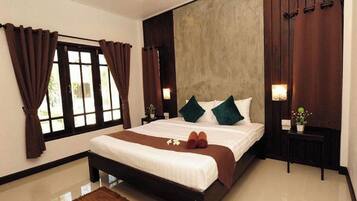 مكتب وواي فاي مجانًا وملاءات أسرّة