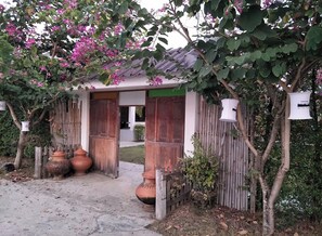 Front of property - Thanawong Pool Villa (Sukhothai)