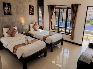 Twin Room | Desk, free WiFi, bed sheets - Thanawong Pool Villa (Sukhothai)