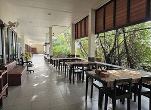 Breakfast and dinner served - Thanawong Pool Villa (Sukhothai)