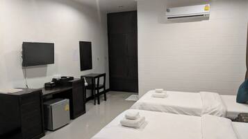 Twin Room | Meja, Wi-fi percuma, cadar katil