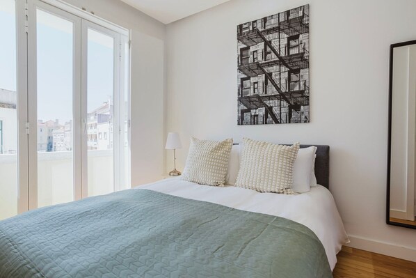 3 slaapkamers, een strijkplank/strijkijzer, wifi, beddengoed