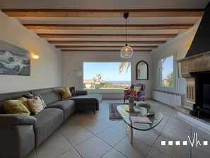 TV - Villa with panoramic views in Jávea for 8 people · Private pool and Mediterranean views · Villa Granadella (Javea / Xàbia)