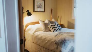 2 bedrooms, travel crib