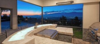 Luxury House/ City View /Village 