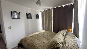 2 bedrooms, iron/ironing board, WiFi, bed sheets