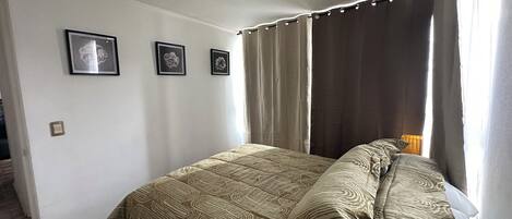2 chambres, fer et planche Ă repasser, Wi-Fi, literie fournie