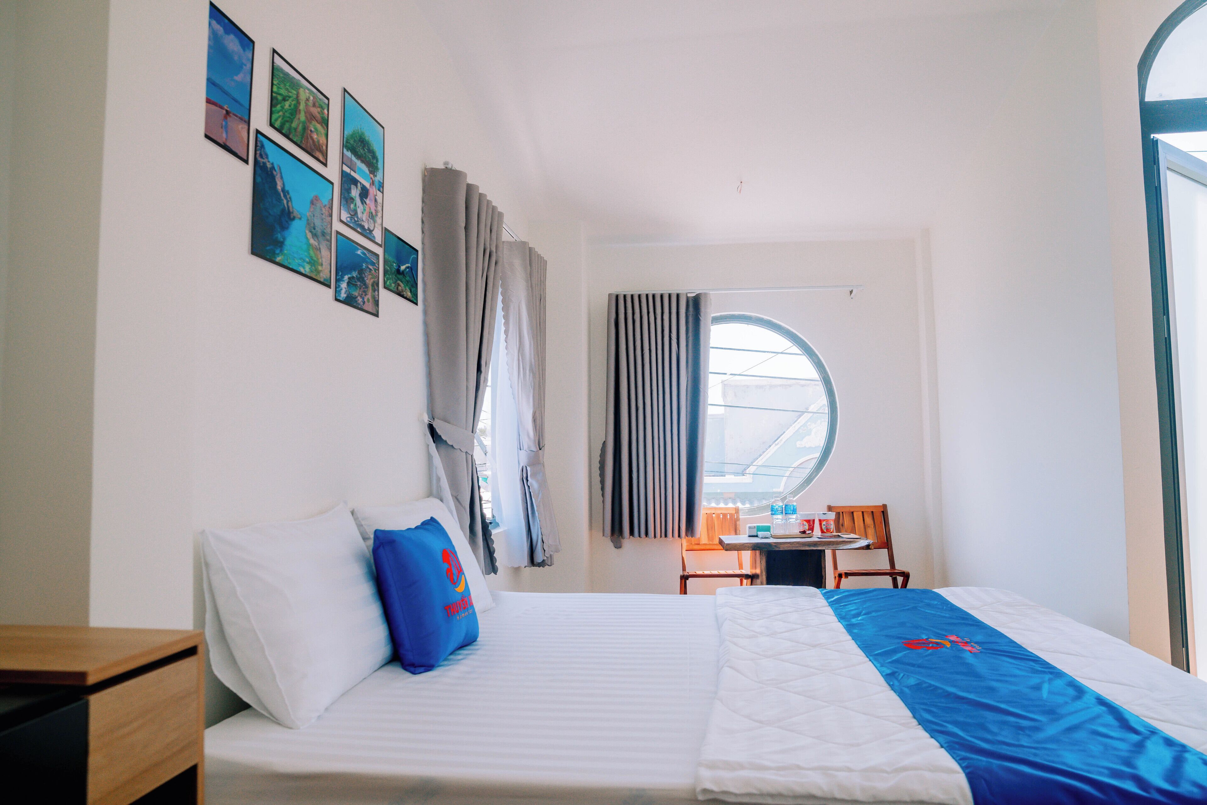 Comfort-Doppelzimmer | Schreibtisch, laptopgeeigneter Arbeitsplatz, Verdunkelungsvorhänge