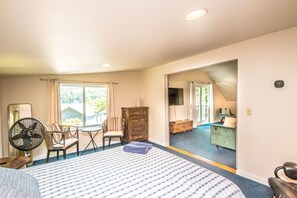 2 chambres, lit parapluie, draps fournis