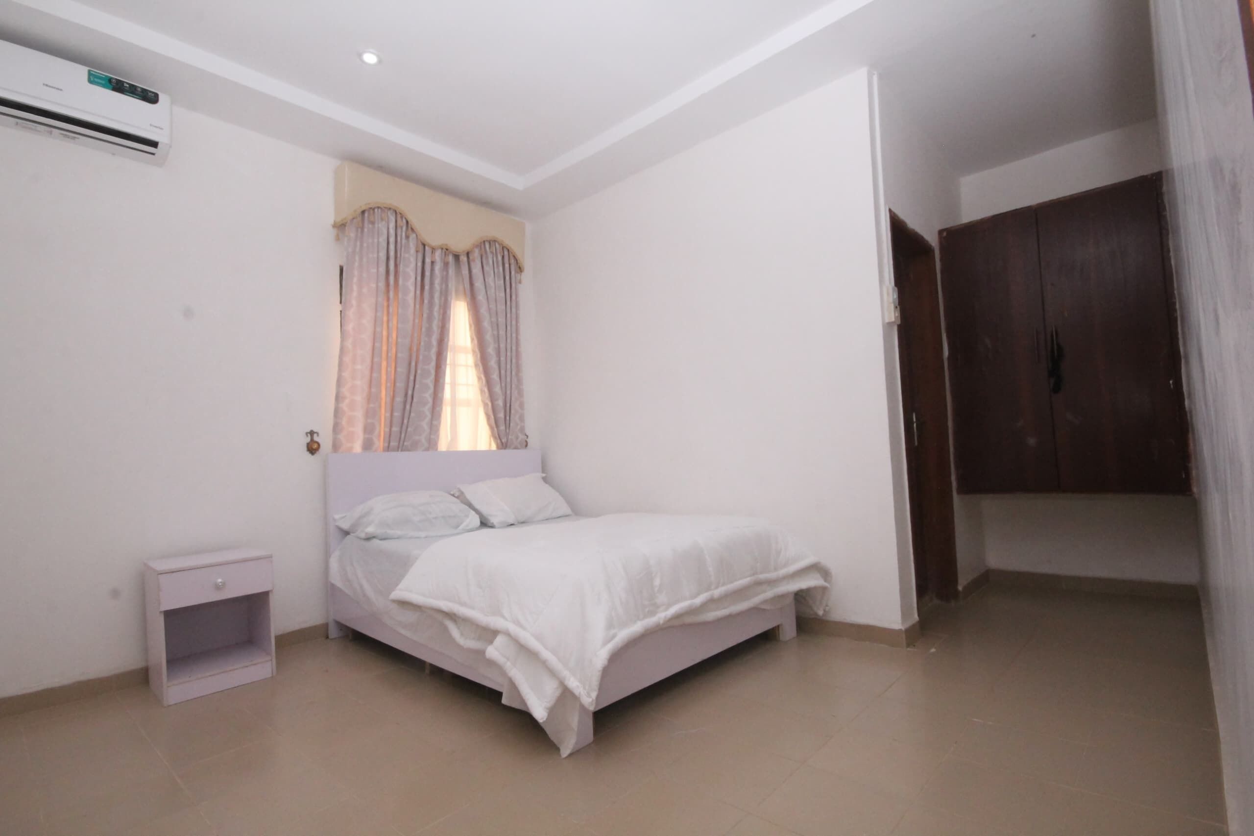 5 多间卧室、熨斗/熨衣板、WiFi、床单