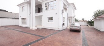 White House Service Apartment