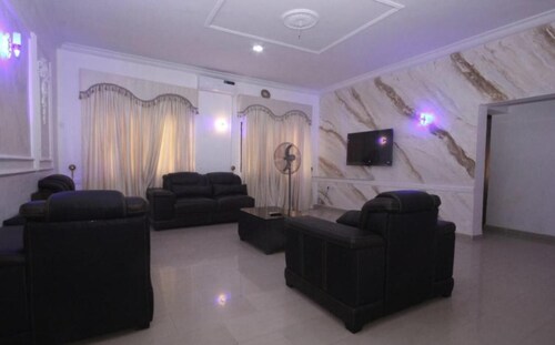 White House Service Apartment