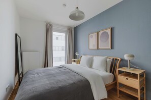 1 habitación, tabla de planchar con plancha, wifi y ropa de cama 