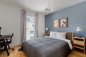 2 habitaciones, tabla de planchar con plancha, wifi y ropa de cama 