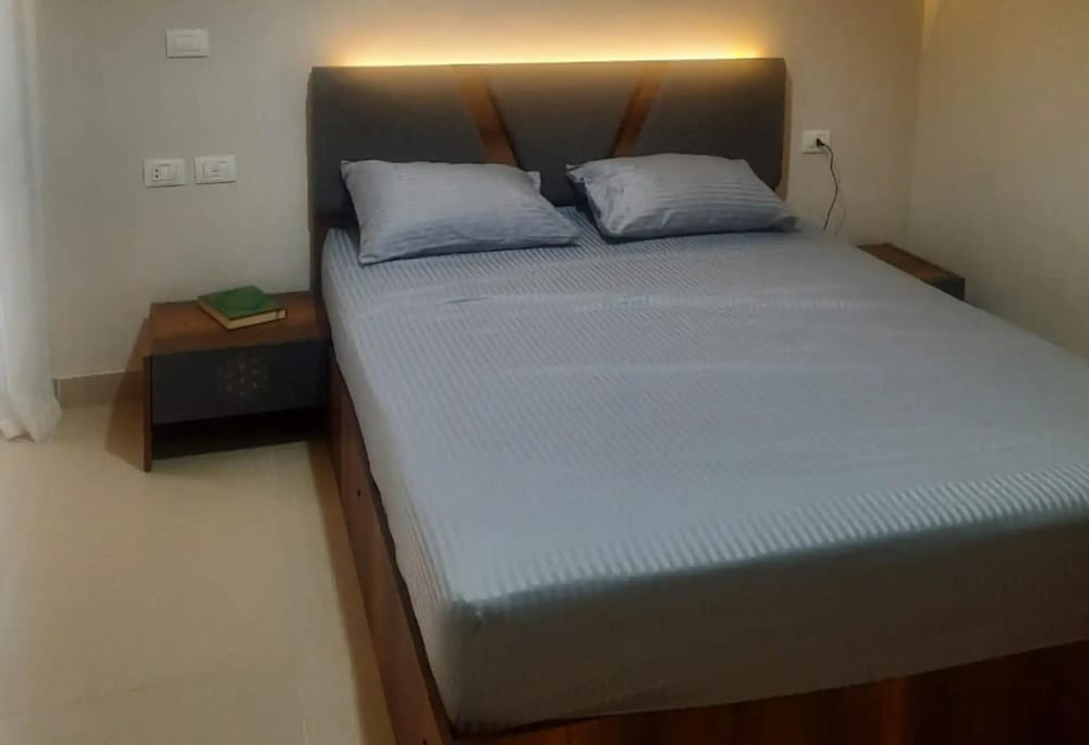 Whispering Waters, Two Bedroom with a Garden, Azha Ain Sokhna Vrbo