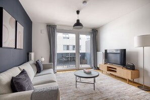 TV, stereo - Sleek Rudolfsheim-Fünfhaus 1BR w/ Elev & Terrace, by Blueground (Vienna)