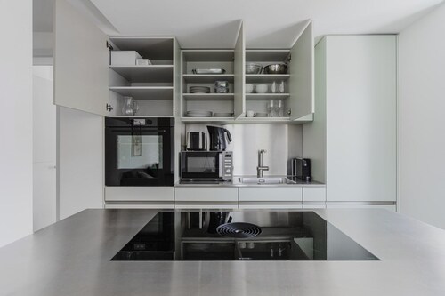 Lovely Horgen 3BR, 2 min to Train Station, by Blueground