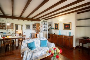 Living area - Into the Green! Flower Flat x4 Pool & Parking (Imperia)