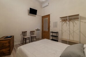 2 slaapkamers, een strijkplank/strijkijzer, wifi, beddengoed