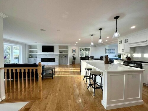 Cozy cottage on Rice Lake. Four seasonal, pet friendly 