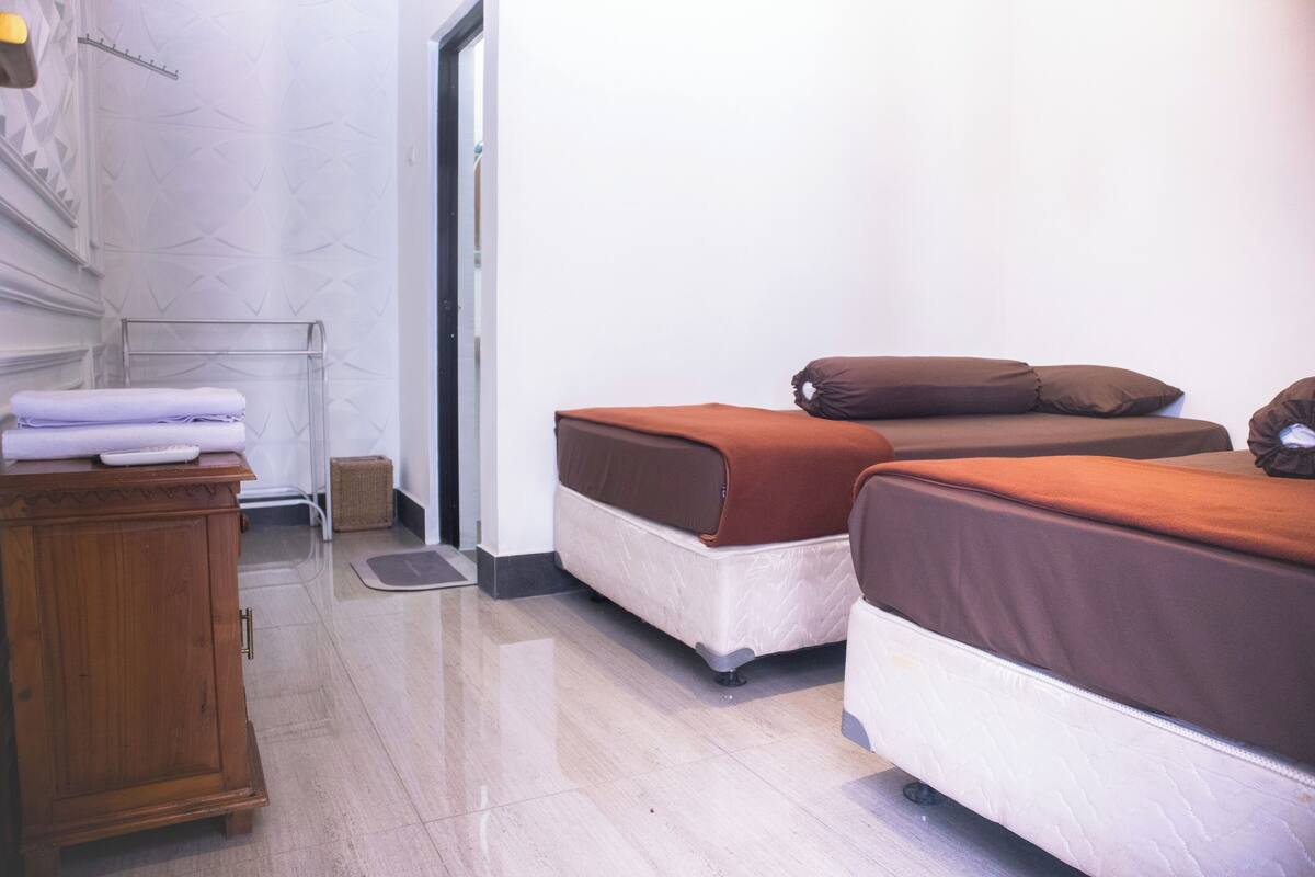 Kamar Twin Basic, Bebas Asap Rokok | Dapur pribadi