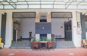 Terrace/patio - Kazain Hotel Yogyakarta (Yogyakarta)