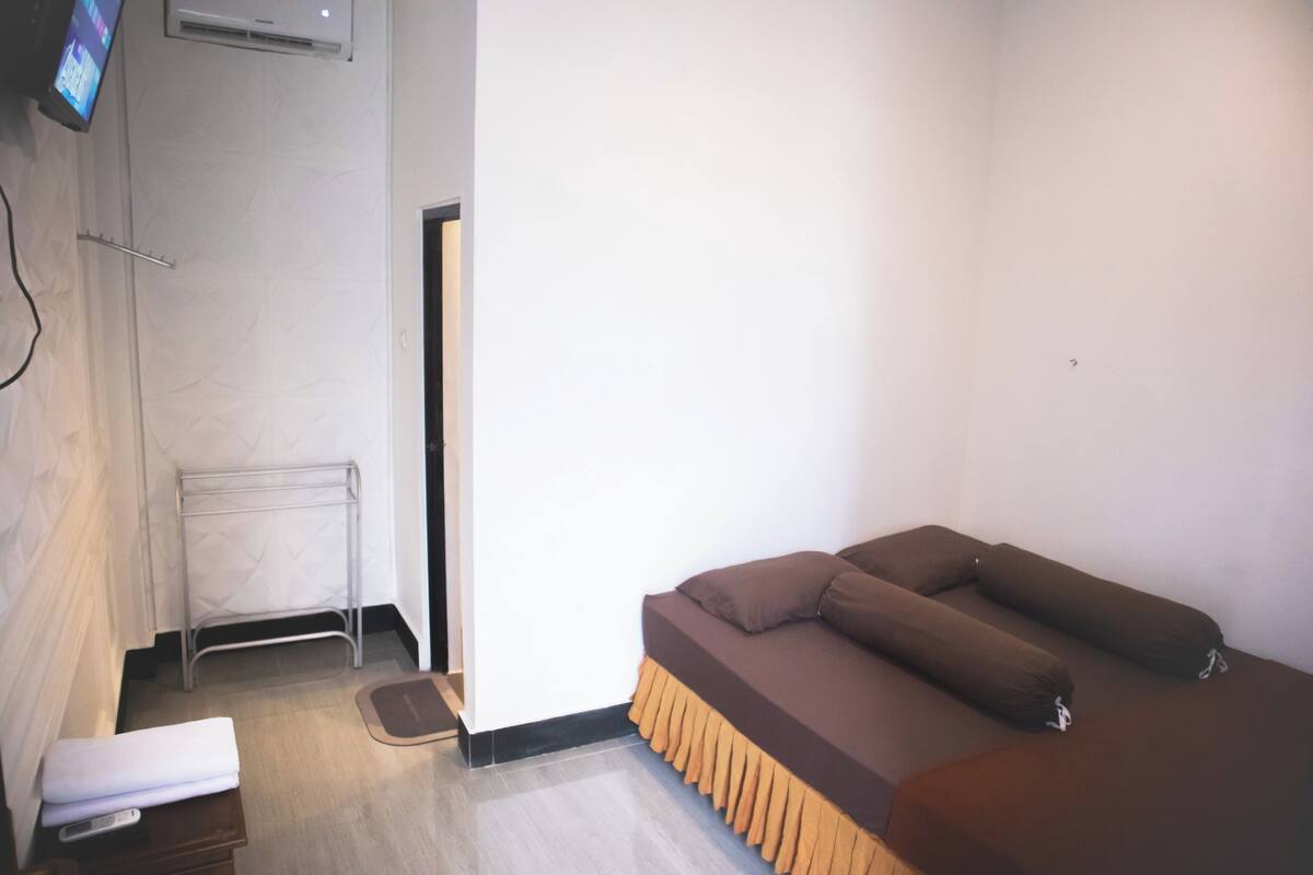 Kamar Double Comfort | Meja kerja