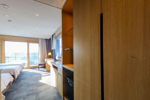 Deluxe Triple Room | Premium bedding, desk, free WiFi, bed sheets