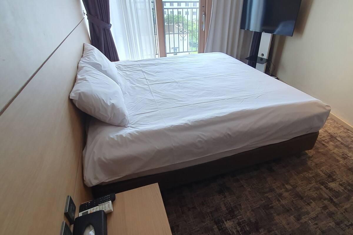 Premier Junior Suite | Premium bedding, desk, free WiFi, bed sheets