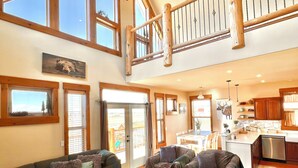 Living area - Montrose Quiet Country Home with a View on 3 Acres! (Montrose)