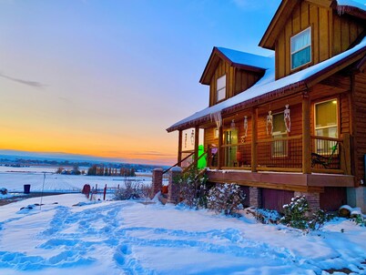 Montrose Quiet Country Home with a View on 3 Acres!