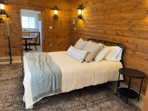 1 bedroom, iron/ironing board, WiFi, bed sheets - Historic Milk Barn with Modern Comforts: Your Rural Escape Awaits (Tulare)