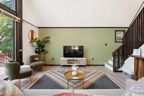 Fernseher, Kamin, Arbeitsbereiche