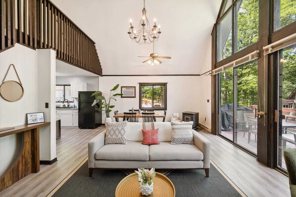 Fernseher, Kamin, Arbeitsbereiche