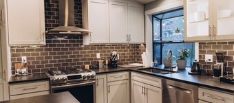 Cozy 3-Bedroom Bothell Home with Central AC