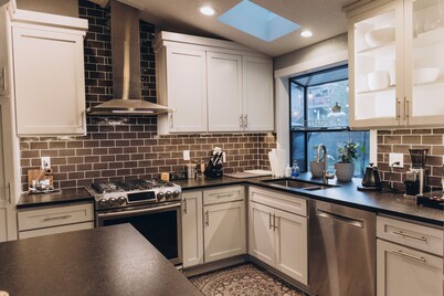 Cozy 3-Bedroom Bothell Home with Central AC