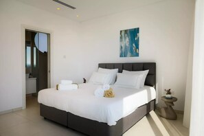 3 bedrooms, desk, iron/ironing board, WiFi - Luxury 3BR Villa with Ocean View (Ayia Napa)