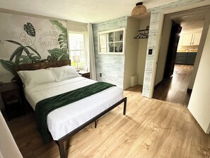 2 bedrooms, iron/ironing board, travel cot, WiFi