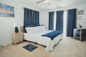 Room - 3 Min Walk to beach, Ocean Views, Pool, Full beach ready kit, Pet friendly. (South Padre Island)