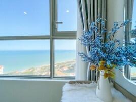 Apartment, 3 Bedrooms | Minibar, individually decorated, individually furnished, desk