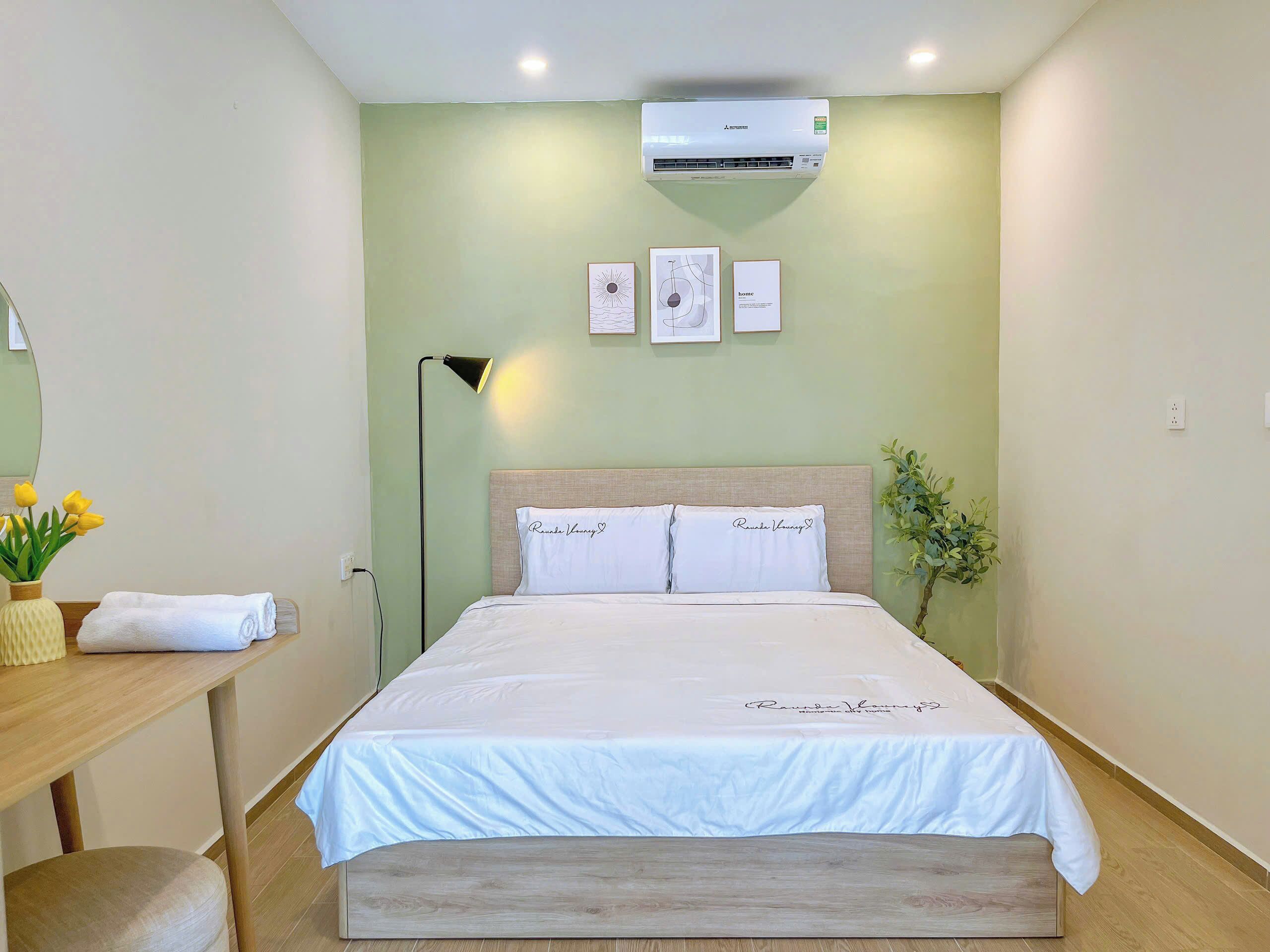 Apartment, 1 Queen Bed with Sofa bed | Minibar, individually decorated, individually furnished, desk