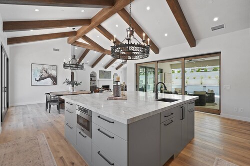 Villarosa Temecula: Luxe 4-Bedroom Wine Country Retreat