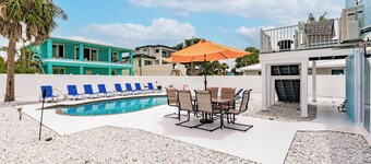 Oceanview Large Heated Pool Plus Separate Suite with Kitchenette Pet Friendly